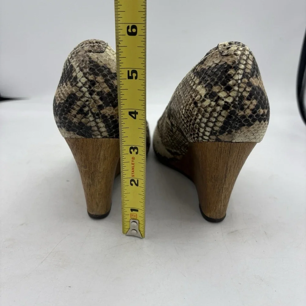 Clarks Shoes Womens Size 7.5 M Indigo Snake‎ Print Wood Wedge Pump Slip On Heels